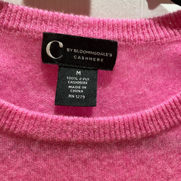 100% Cashmere Sweater - Pink Bloomingdale’s - Picture 2 of 3